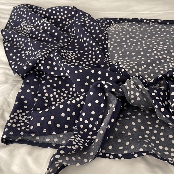 Top - Picture 2 of 4